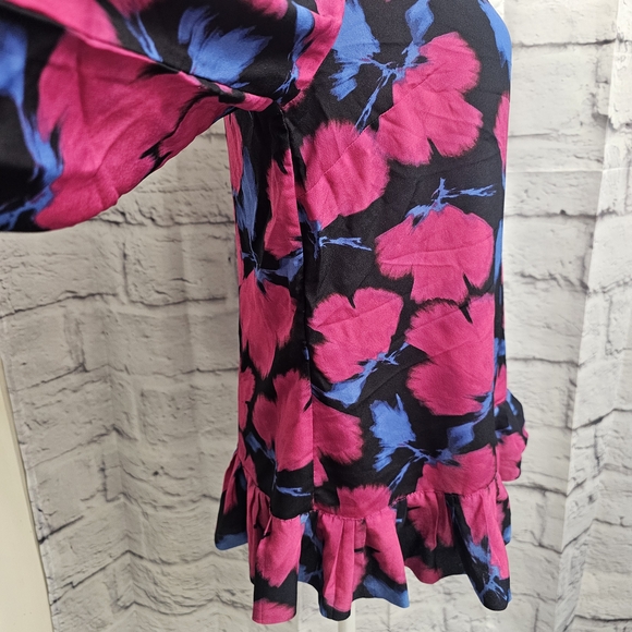 Banana Republic Top Womens Medium Floral Pink Blue Art Bold Pleated Ruffle - Picture 10 of 15